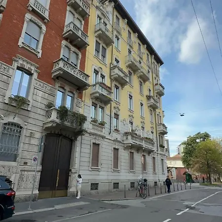 Oasis Of Design And Comfort With Terrace Apartment Milan